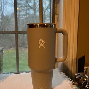 Grey hydroflask straw tumbler
